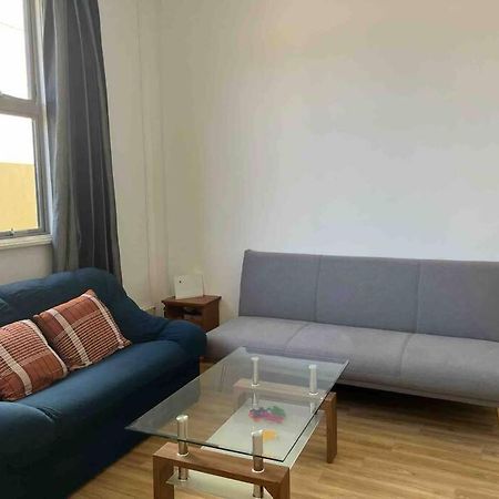 Sunny Apartment In Central Karori 惠灵顿 外观 照片